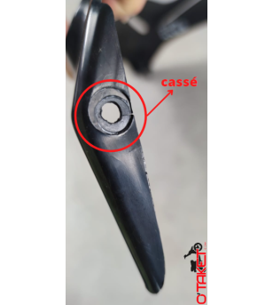 Jonction de carénage avant T-MAX origine YAMAHA 500 Accueil sur le site du spécialiste des deux roues O-TAKET.COM