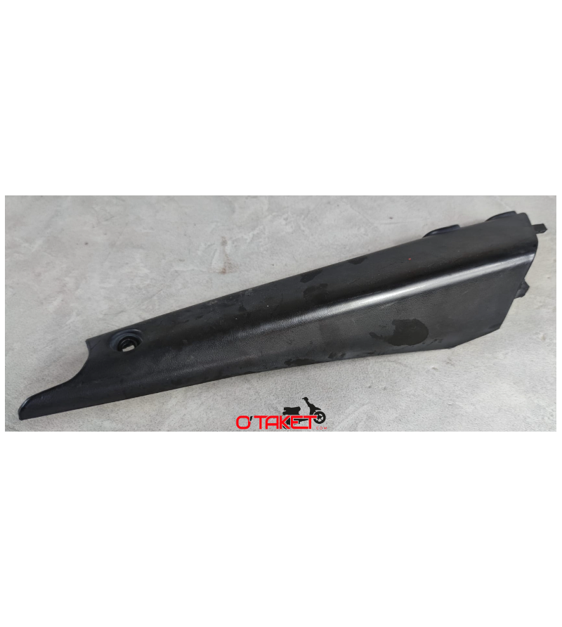 Couvercle selle latéral droit RS GPR/Nude/Racing/Replica origine APRILIA/DERBI Accueil sur le site du spécialiste des deux ro...