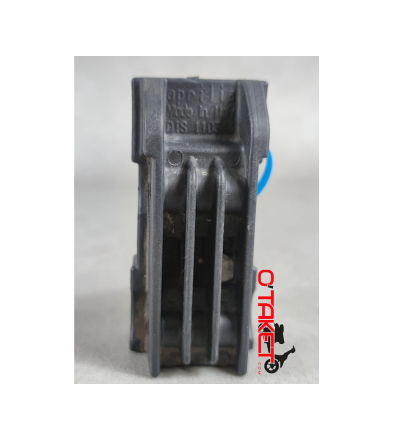 Support plastique avant RS origine APRILIA 50 2T Accueil sur le site du spécialiste des deux roues O-TAKET.COM Support plastique avant RS origine APRILIA 50 2T Accueil sur le site du spécialiste des deux roues O-TAKET.COM