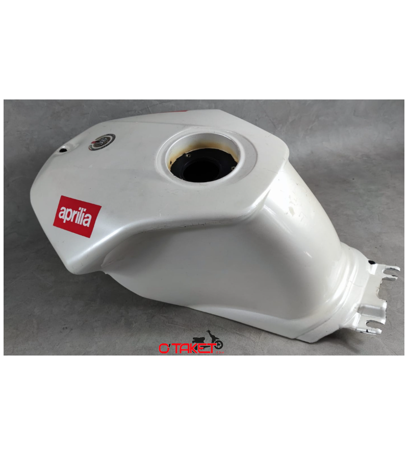 Réservoir essence RS/GPR NUDE origine APRILIA/DERBI 50/125 2T Accueil sur le site du spécialiste des deux roues O-TAKET.COM