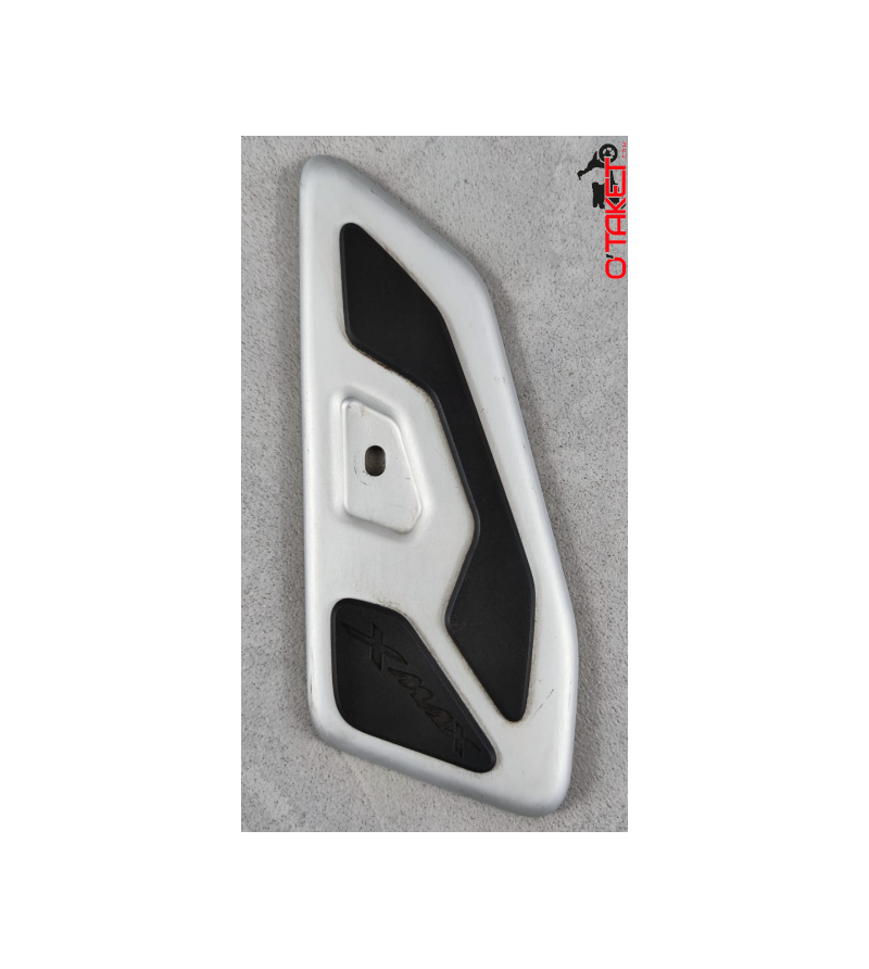 Platine/repose pied droit X-MAX/EVOLIS origine YAMAHA/MBK 125/250/400 Accueil sur le site du spécialiste des deux roues O-TAK...