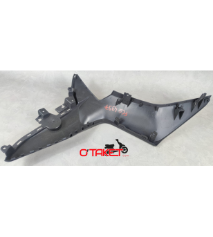 Flanc de carénage gauche X-MAX origine YAMAHA 125/300/400 Accueil sur le site du spécialiste des deux roues O-TAKET.COM