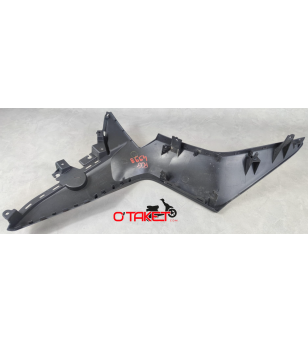 Flanc de carénage gauche X-MAX origine YAMAHA 125/300/400 Accueil sur le site du spécialiste des deux roues O-TAKET.COM