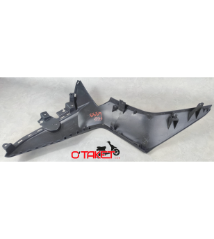 Flanc de carénage gauche X-MAX origine YAMAHA 125/300/400 Accueil sur le site du spécialiste des deux roues O-TAKET.COM