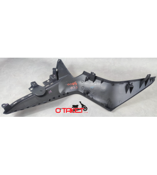 Flanc de carénage gauche X-MAX origine YAMAHA 125/300/400 Accueil sur le site du spécialiste des deux roues O-TAKET.COM