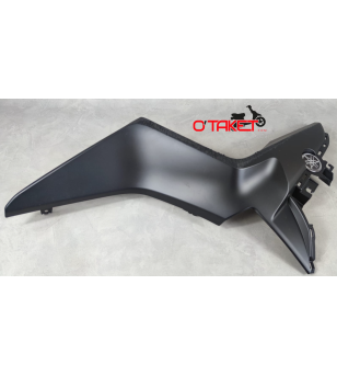 Flanc de carénage droit X-MAX origine YAMAHA 125/300/400 Accueil sur le site du spécialiste des deux roues O-TAKET.COM