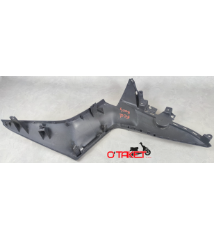 Flanc de carénage droit X-MAX origine YAMAHA 125/300/400 Accueil sur le site du spécialiste des deux roues O-TAKET.COM
