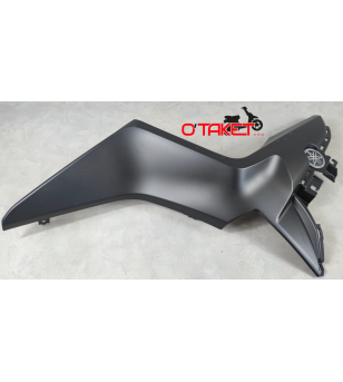 Flanc de carénage droit X-MAX origine YAMAHA 125/300/400 Accueil sur le site du spécialiste des deux roues O-TAKET.COM