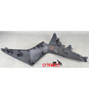 Flanc de carénage droit X-MAX origine YAMAHA 125/300/400 Accueil sur le site du spécialiste des deux roues O-TAKET.COM