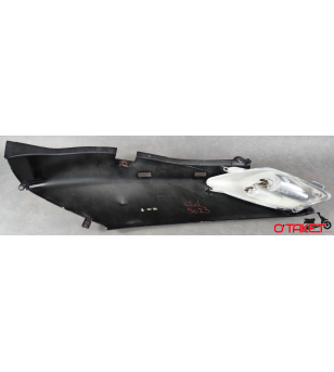 Coque latéral + feu arrière droit X-MAX/SKYCRUISER origine YAMAHA/MBK 125/250 Accueil sur le site du spécialiste des deux rou...