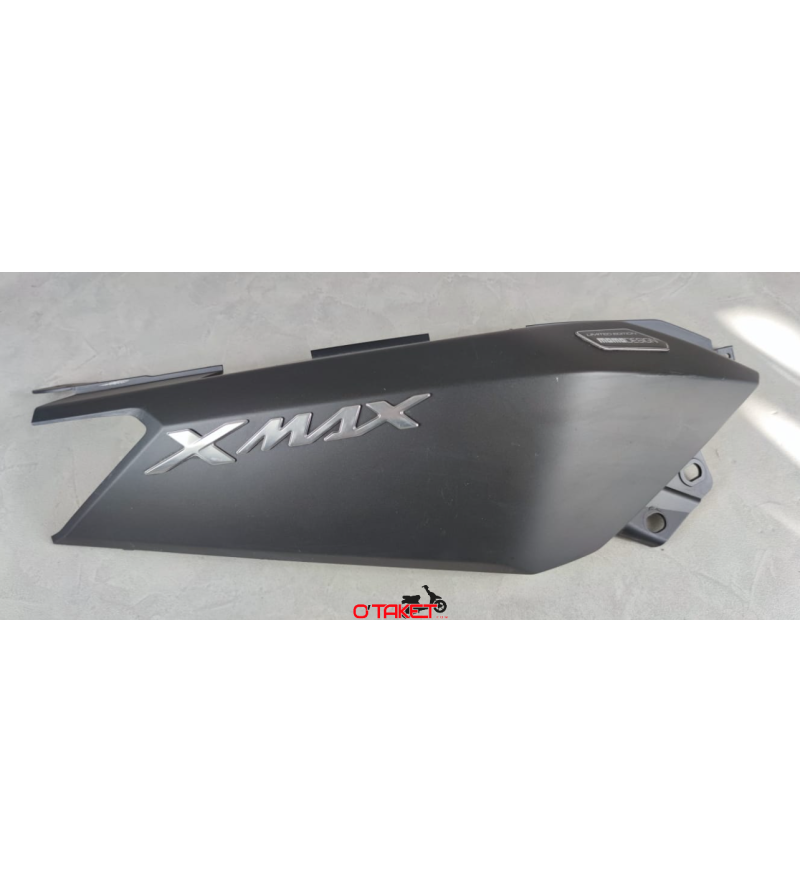 Coque latéral arrière droit X-MAX/EVOLIS origine YAMAHA/MBK 125/250/300/400 (édition MOMO DESIGN) Accueil sur le site du spéc... Coque latéral arrière droit X-MAX/EVOLIS origine YAMAHA/MBK 125/250/300/400 (édition MOMO DESIGN) Accueil sur le site du spéc...
