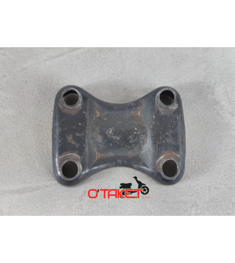 Pontet de guidon 103 RCX/SPX/CLIP origine PEUGEOT Accueil sur le site du spécialiste des deux roues O-TAKET.COM Pontet de guidon 103 RCX/SPX/CLIP origine PEUGEOT Accueil sur le site du spécialiste des deux roues O-TAKET.COM