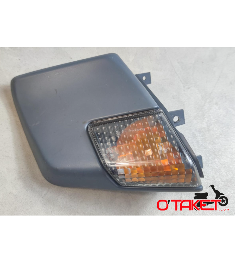 Protège main droit avec clignotant SV origine PEUGEOT 50/80 Accueil sur le site du spécialiste des deux roues O-TAKET.COM Protège main droit avec clignotant SV origine PEUGEOT 50/80 Accueil sur le site du spécialiste des deux roues O-TAKET.COM