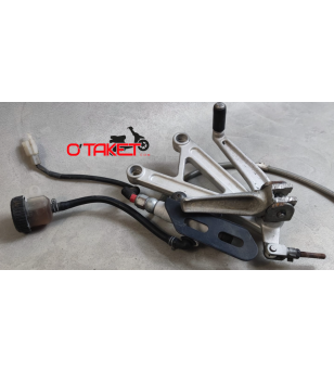 Platine repose-pied droit complète + étrier de frein arrière AJP origine RS/GPR/Racing/Replica/Nude origine APRILIA/DERBI 50/...