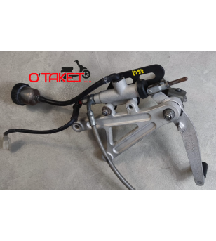 Platine repose-pied droit complète + étrier de frein arrière AJP origine RS/GPR/Racing/Replica/Nude origine APRILIA/DERBI 50/...