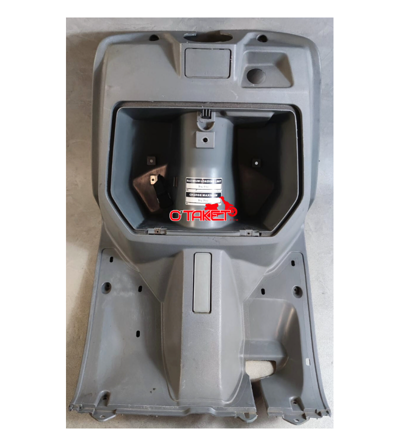 Tablier intérieur/protège jambes Beluga origine YAMAHA 125 Accueil sur le site du spécialiste des deux roues O-TAKET.COM