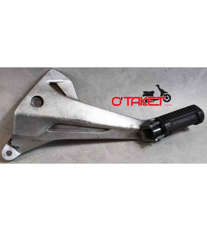 Platine/Repose pied gauche Innova origine HONDA 125 Accueil sur le site du spécialiste des deux roues O-TAKET.COM Platine/Repose pied gauche Innova origine HONDA 125 Accueil sur le site du spécialiste des deux roues O-TAKET.COM
