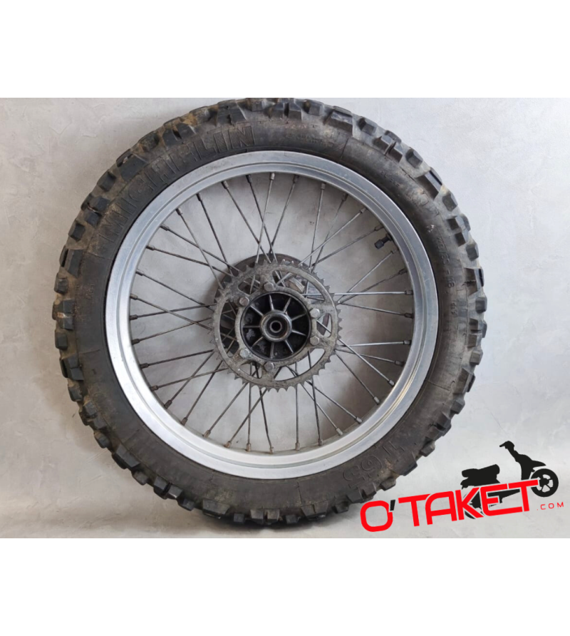 Roue/Jante arrière MORAD 18" RK origine GILERA Accueil sur le site du spécialiste des deux roues O-TAKET.COM Roue/Jante arrière MORAD 18" RK origine GILERA Accueil sur le site du spécialiste des deux roues O-TAKET.COM