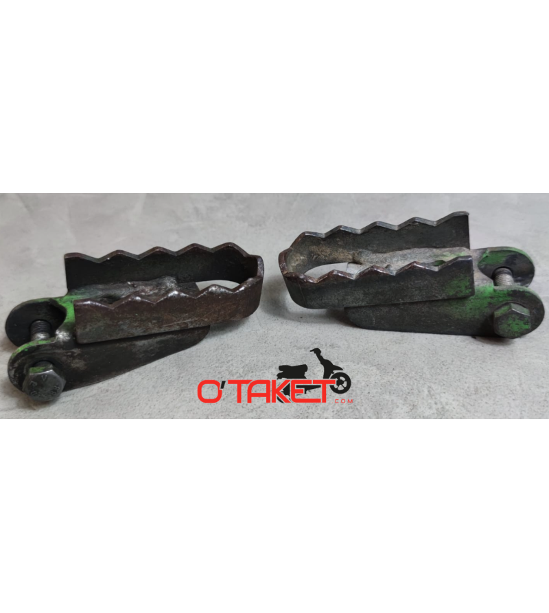 Repose pieds avant RK/HAK/GSM/ZULU origine GILERA 50 (lot) Accueil sur le site du spécialiste des deux roues O-TAKET.COM Repose pieds avant RK/HAK/GSM/ZULU origine GILERA 50 (lot) Accueil sur le site du spécialiste des deux roues O-TAKET.COM