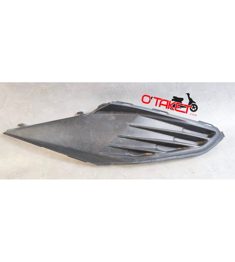 Carénage sous selle/Latéral droit AP origine SUZUKI Accueil sur le site du spécialiste des deux roues O-TAKET.COM