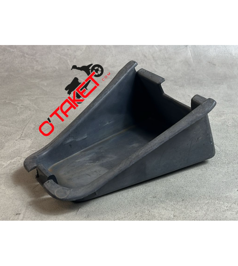Vide Poche/Boite à outils SR origine APRILIA Accueil sur le site du spécialiste des deux roues O-TAKET.COM Vide Poche/Boite à outils SR origine APRILIA Accueil sur le site du spécialiste des deux roues O-TAKET.COM