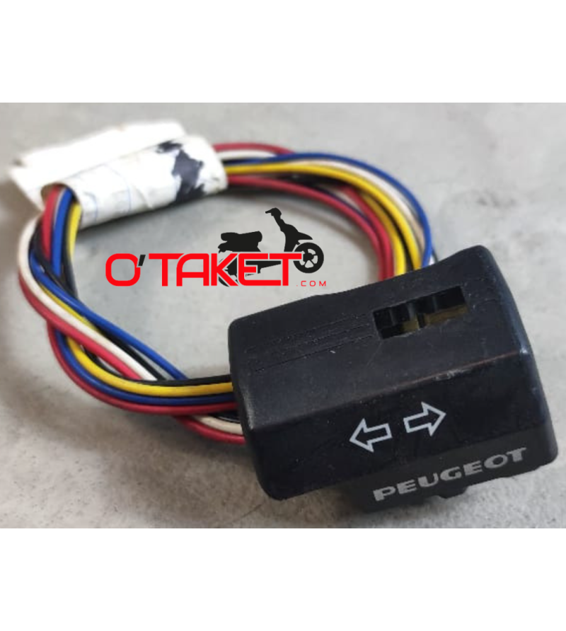 Commutateur/Couvercle de clignotants 103 origine PEUGEOT CLB Accueil sur le site du spécialiste des deux roues O-TAKET.COM Commutateur/Couvercle de clignotants 103 origine PEUGEOT CLB Accueil sur le site du spécialiste des deux roues O-TAKET.COM