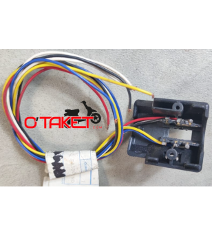 Commutateur/Couvercle de clignotants 103 origine PEUGEOT CLB Accueil sur le site du spécialiste des deux roues O-TAKET.COM