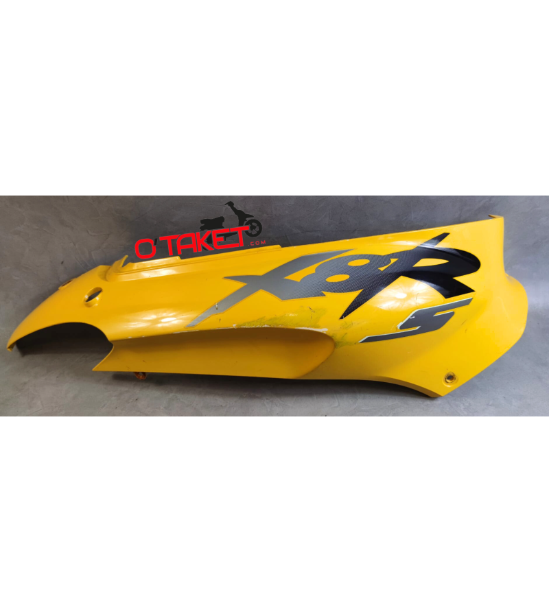 Carénage latéral droit X8R-S origine HONDA Accueil sur le site du spécialiste des deux roues O-TAKET.COM Carénage latéral droit X8R-S origine HONDA Accueil sur le site du spécialiste des deux roues O-TAKET.COM