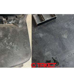 Trappe batterie Booster/Bw's origine MBK/YAMAHA Carrosseries sur le site du spécialiste des deux roues O-TAKET.COM