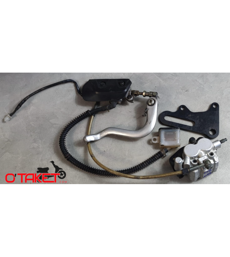 Ensemble de freinage arrière étrier + pédale + maître cylindre et bocal Accueil sur le site du spécialiste des deux roues O-T...