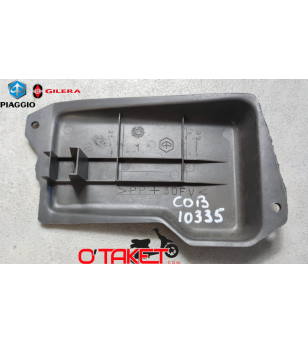 Couvercle batterie Typhoon/NRG MC2/NRG MC3/NTT/Storm origine PIAGGIO Accueil sur le site du spécialiste des deux roues O-TAKE...